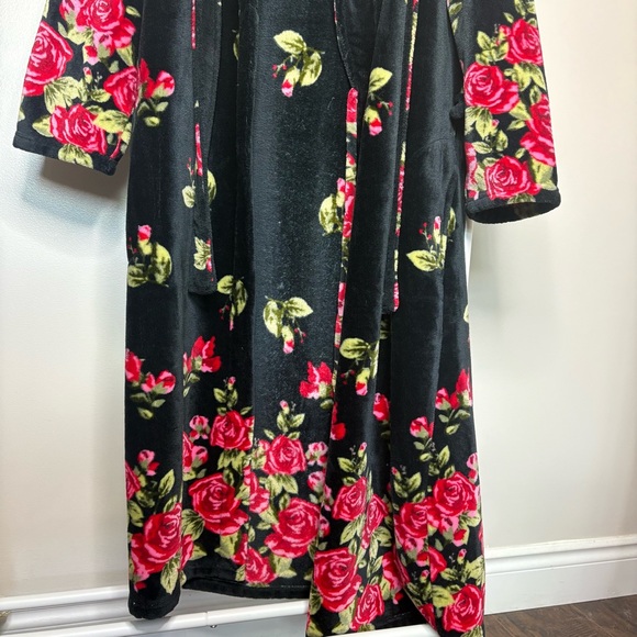 Vintage Noire Jasmine Rose Plush Floral Black Women's Robe M - Picture 3 of 7